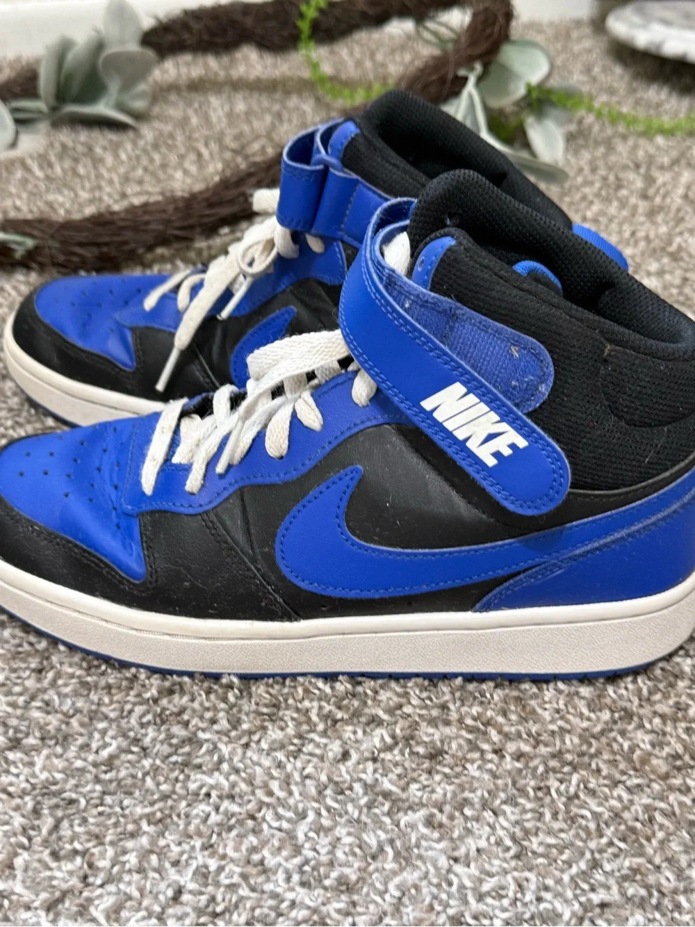 Nike 6.5 boys high top tennis shoes bright blue/black Velcro top